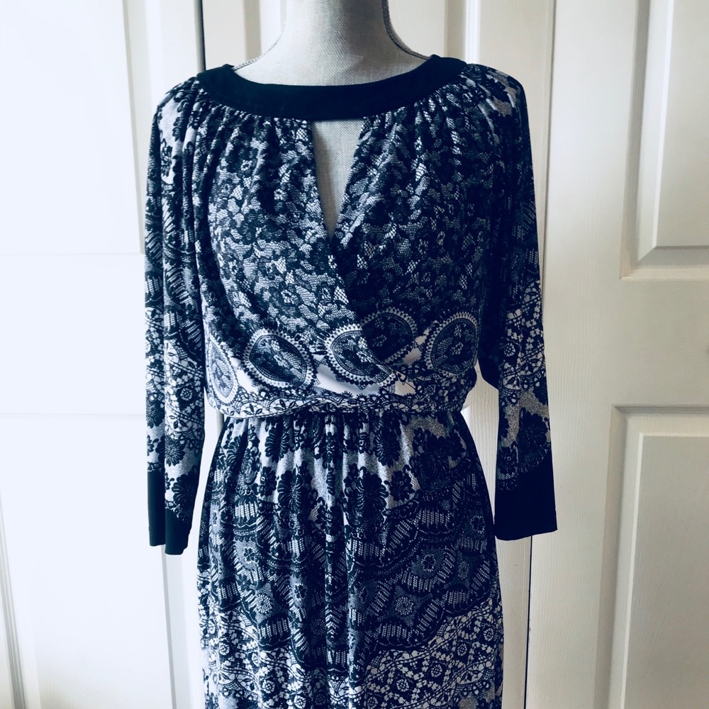 Muse black and white keyhole midi dress